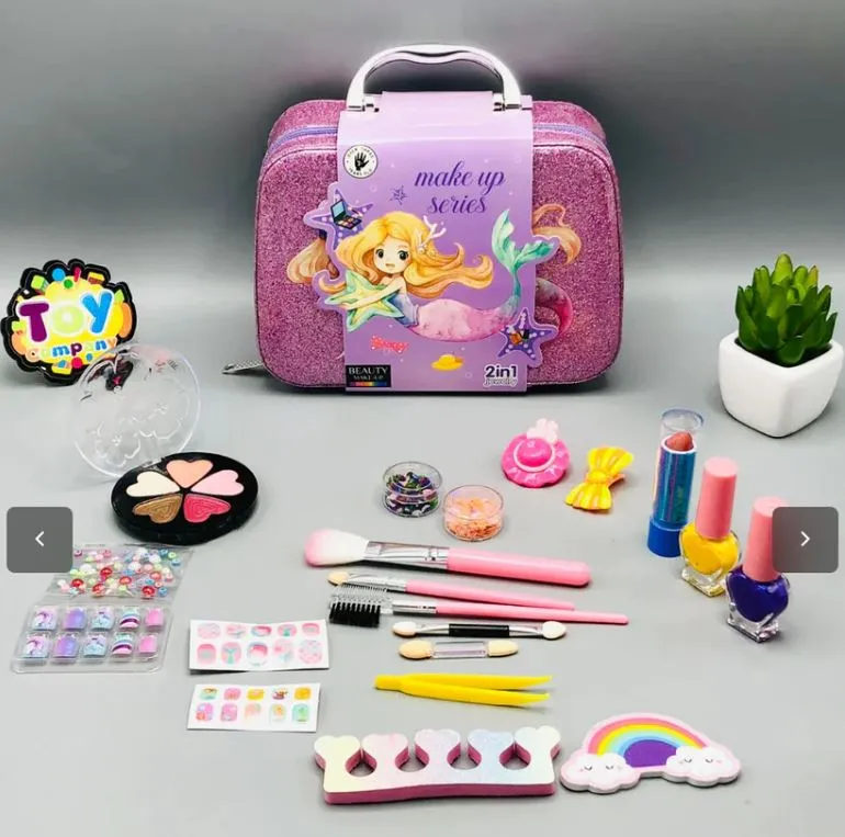 Kids Beauty Makeup Set with Realistic Washable Items