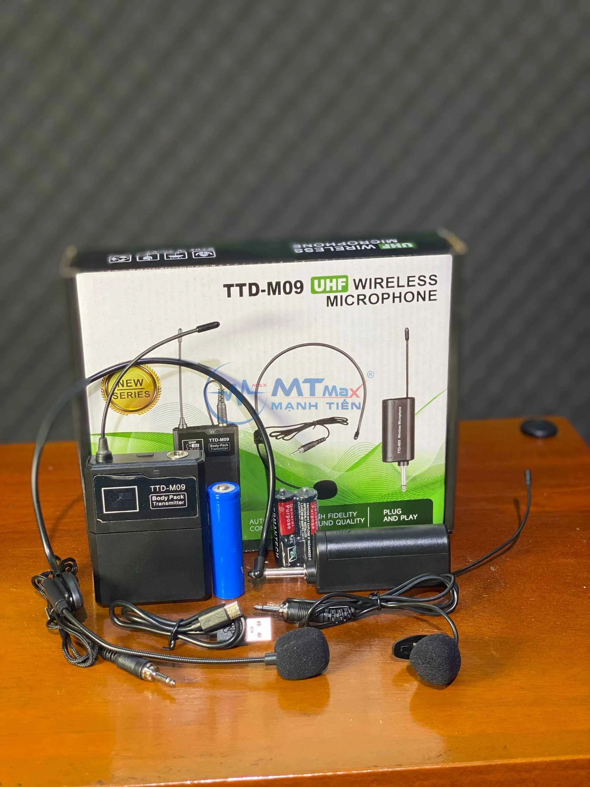 TTDM09 Hands-Free Wireless Mic for Presentations