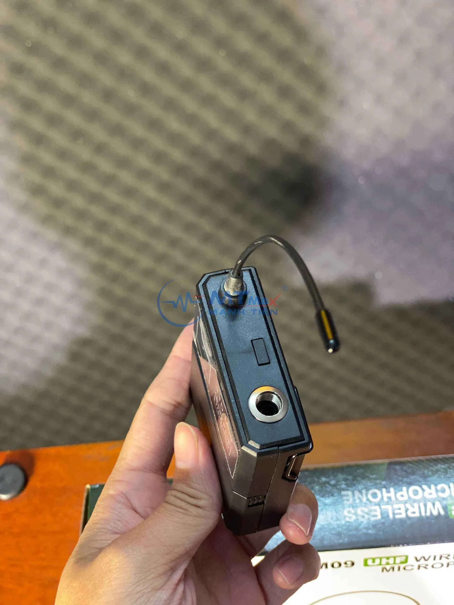 TTDM09 Wireless Mic offers seamless Bluetooth connection and hands-free functionality for fitness instructors, teachers, and public speakers with great sound quality.