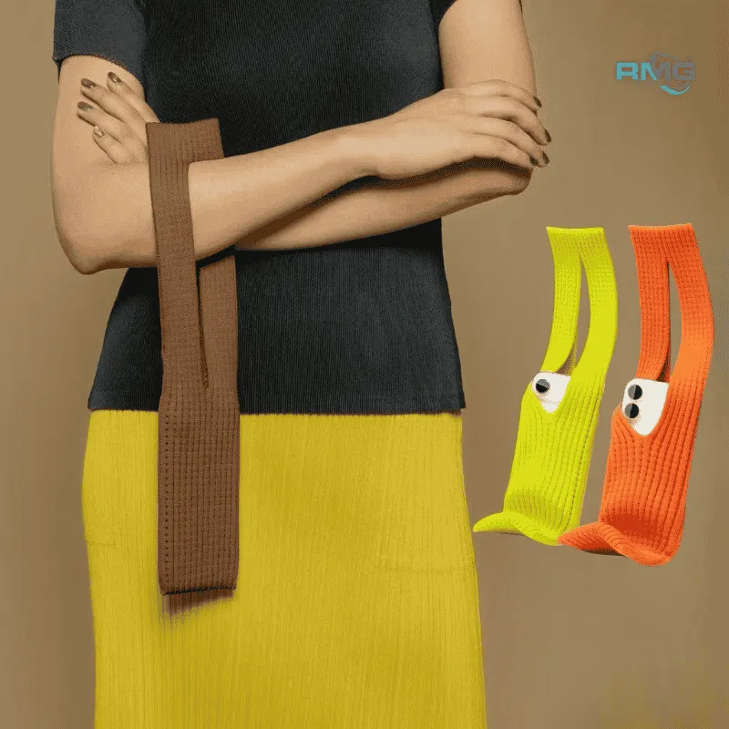 Mobile phone knitted handbag